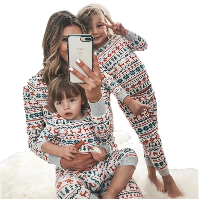 Christmas Family Matching Outfits Nighty Family Suits with Elk Tree Printing Long Pajama Sets Mother/Father/Kid/Baby Sleepwears