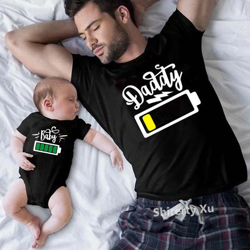 Family Matching Clothes Outfit Funny Battery Clothes Dad Mom Brother Sister T-shirt Family Look Daddy Mommy Me Baby Boy Girl Tee