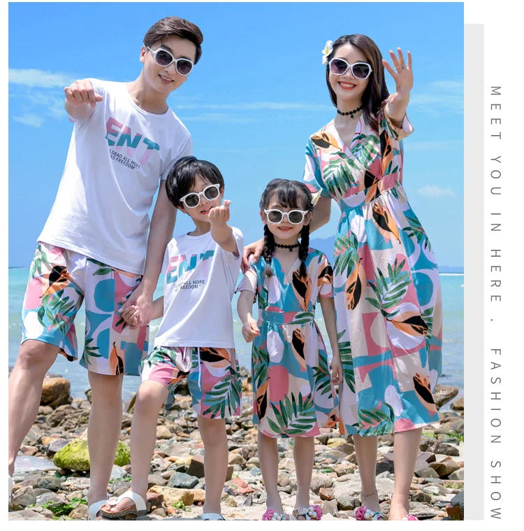 Family Matching Outfits Summer Beach Mother Daughter  Dresses Dad Son T-shirt & Shorts Family Look Couple Matching Outfit