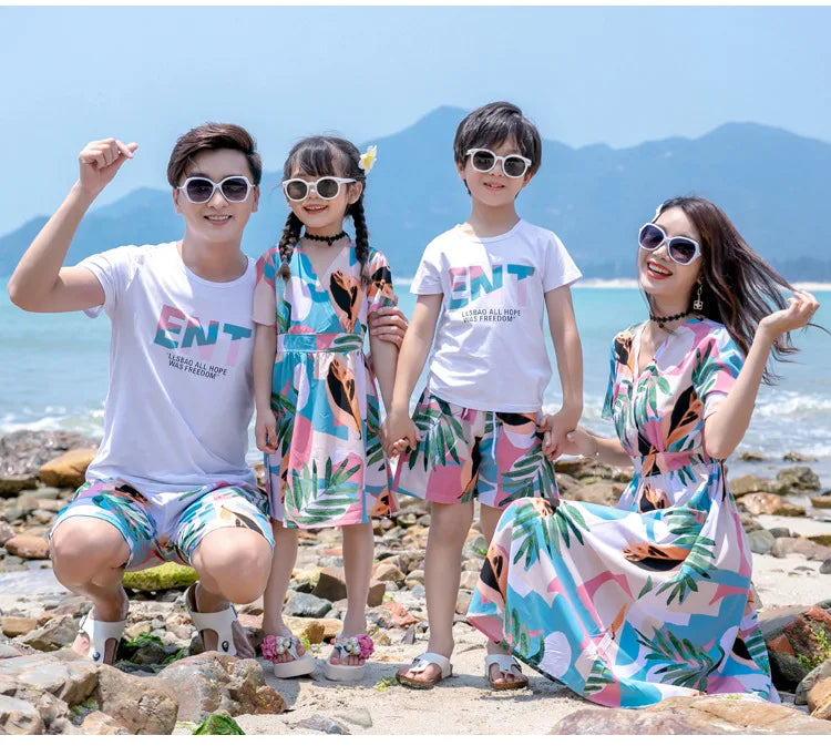 Family Matching Outfits Summer Beach Mother Daughter  Dresses Dad Son T-shirt & Shorts Family Look Couple Matching Outfit