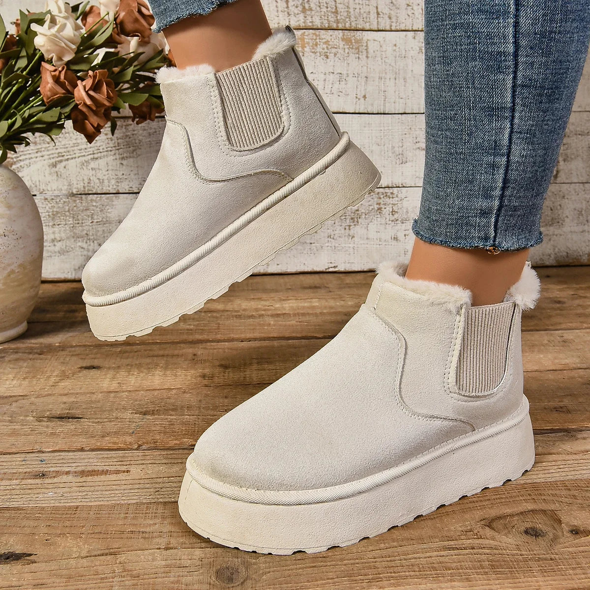 Winter Women Short Plush Warm Snow Boots Casual Shoes New Suede Fur Chelsea Ankle Boots Flats Platform Ladies Shoes Comfortable