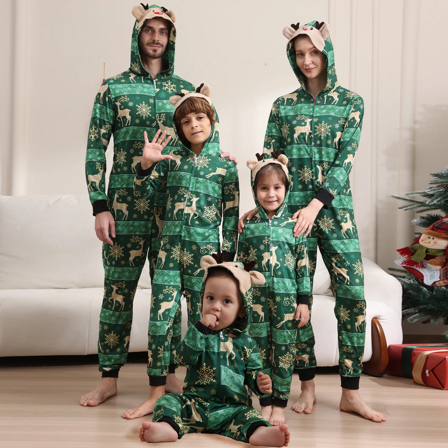 Family Christmas Pajamas Family clothing, Mom and Dad children baby jumpsuit Cute card jumpsuit overall Christmas family dress