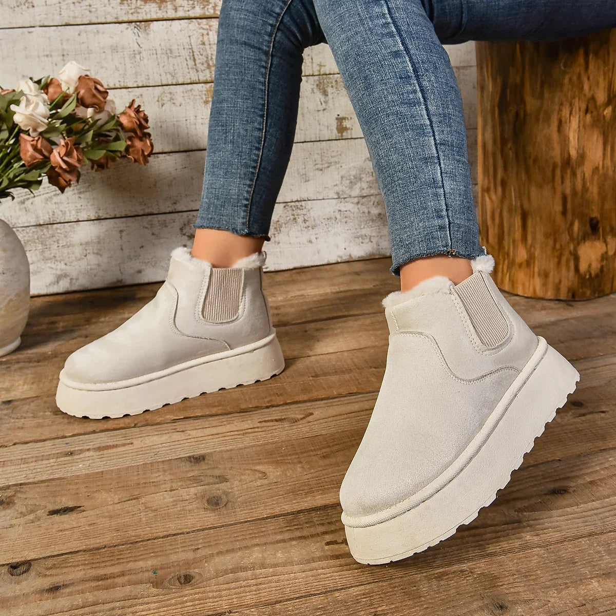 Winter Women Short Plush Warm Snow Boots Casual Shoes New Suede Fur Chelsea Ankle Boots Flats Platform Ladies Shoes Comfortable