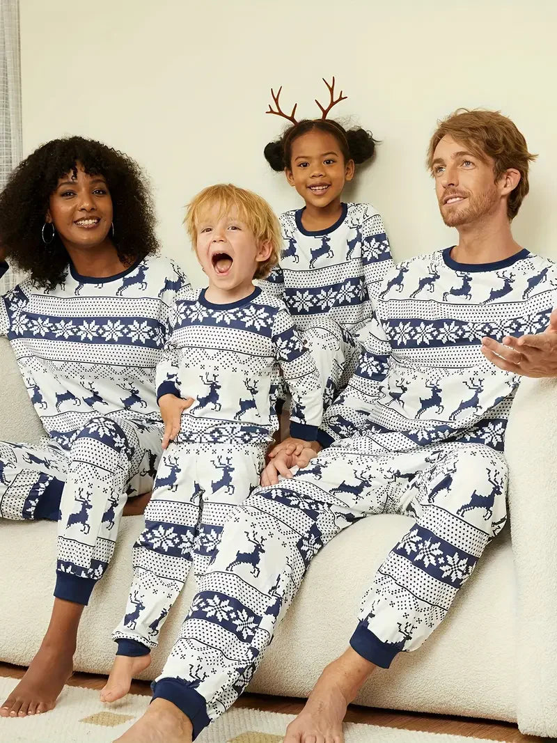 Merry Xmas Family Matching Pajamas Set All Elk Print Mother Father Kids Christmas Clothing Sets Soft Loose Pyjamas Holiday Look
