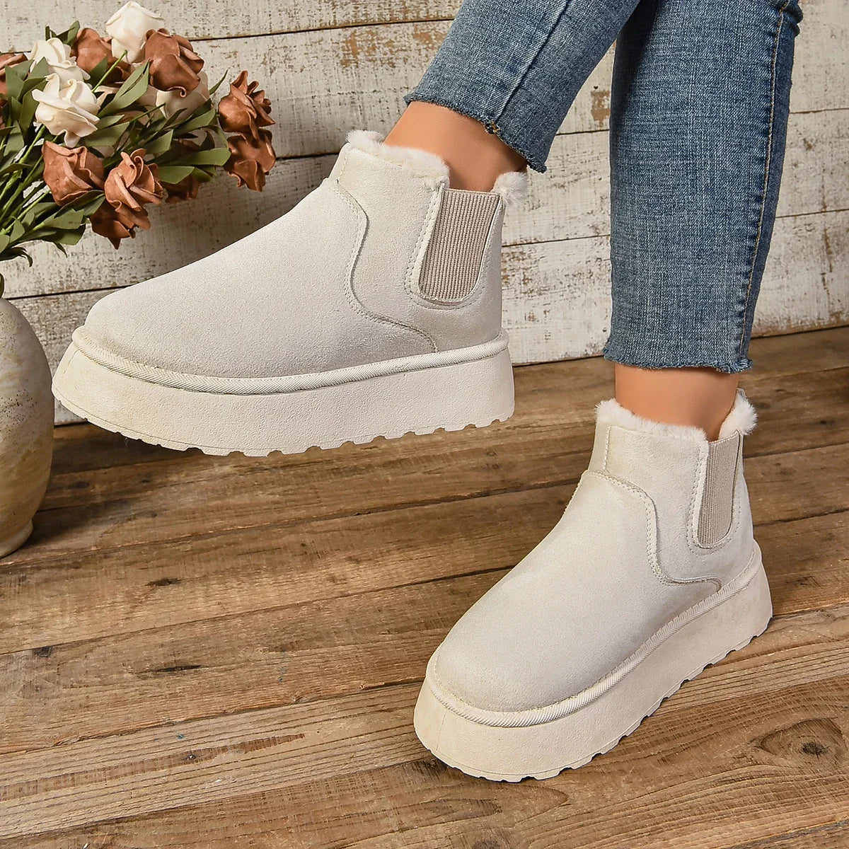 Winter Women Short Plush Warm Snow Boots Casual Shoes New Suede Fur Chelsea Ankle Boots Flats Platform Ladies Shoes Comfortable