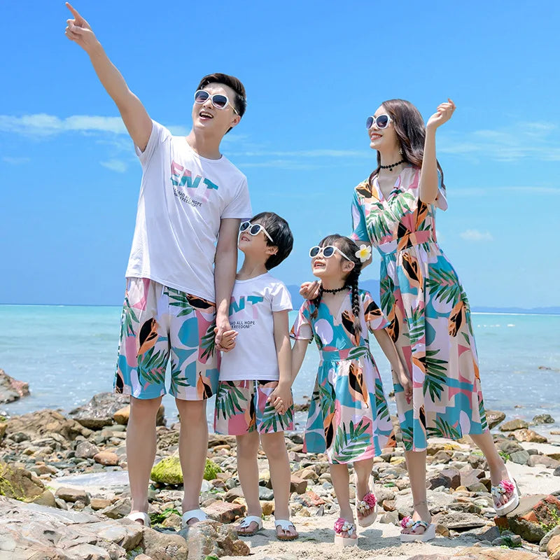 Family Matching Outfits Summer Beach Mother Daughter  Dresses Dad Son T-shirt & Shorts Family Look Couple Matching Outfit