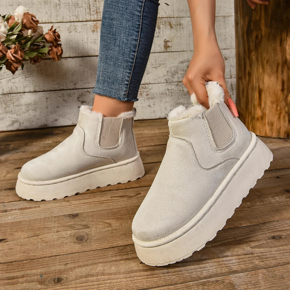 Winter Women Short Plush Warm Snow Boots Casual Shoes New Suede Fur Chelsea Ankle Boots Flats Platform Ladies Shoes Comfortable
