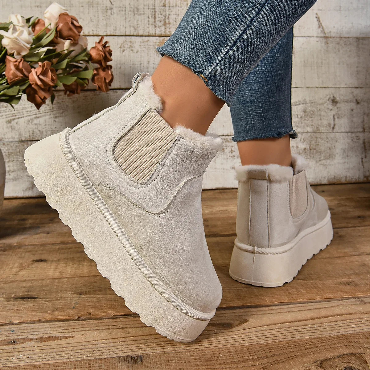 Winter Women Short Plush Warm Snow Boots Casual Shoes New Suede Fur Chelsea Ankle Boots Flats Platform Ladies Shoes Comfortable