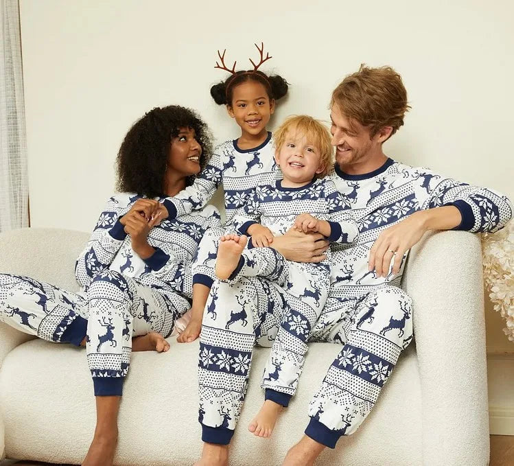 Merry Xmas Family Matching Pajamas Set All Elk Print Mother Father Kids Christmas Clothing Sets Soft Loose Pyjamas Holiday Look