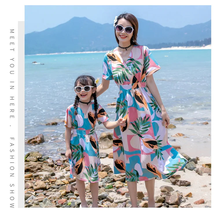 Family Matching Outfits Summer Beach Mother Daughter  Dresses Dad Son T-shirt & Shorts Family Look Couple Matching Outfit